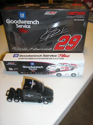 Harvick, Kevin #29 GM Goodwrench Service Plus 2001 1/64 Hauler - Click Image to Close